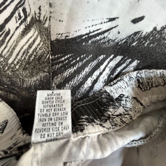 Chico's Womens Black White Abstract Print Capri Pants Size 3 Stretch Casual - Picture 4 of 13